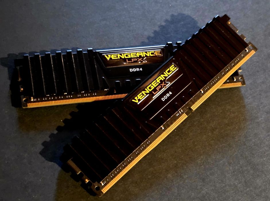 32GB RAM 2400MHz DDR4 Corsair