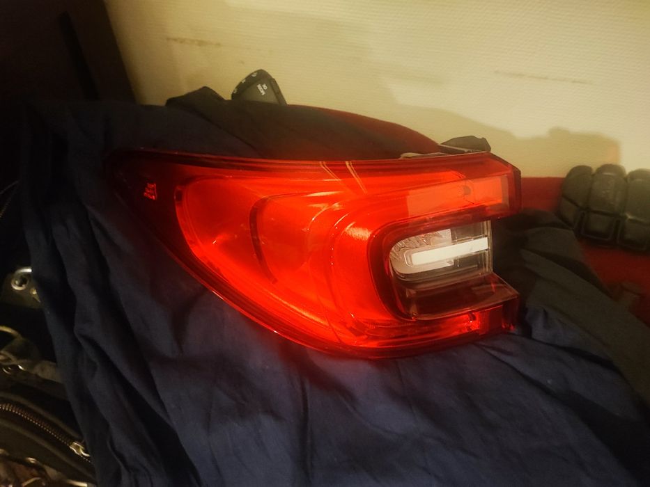 Vînd stop led stînga  renault kadjar 2019