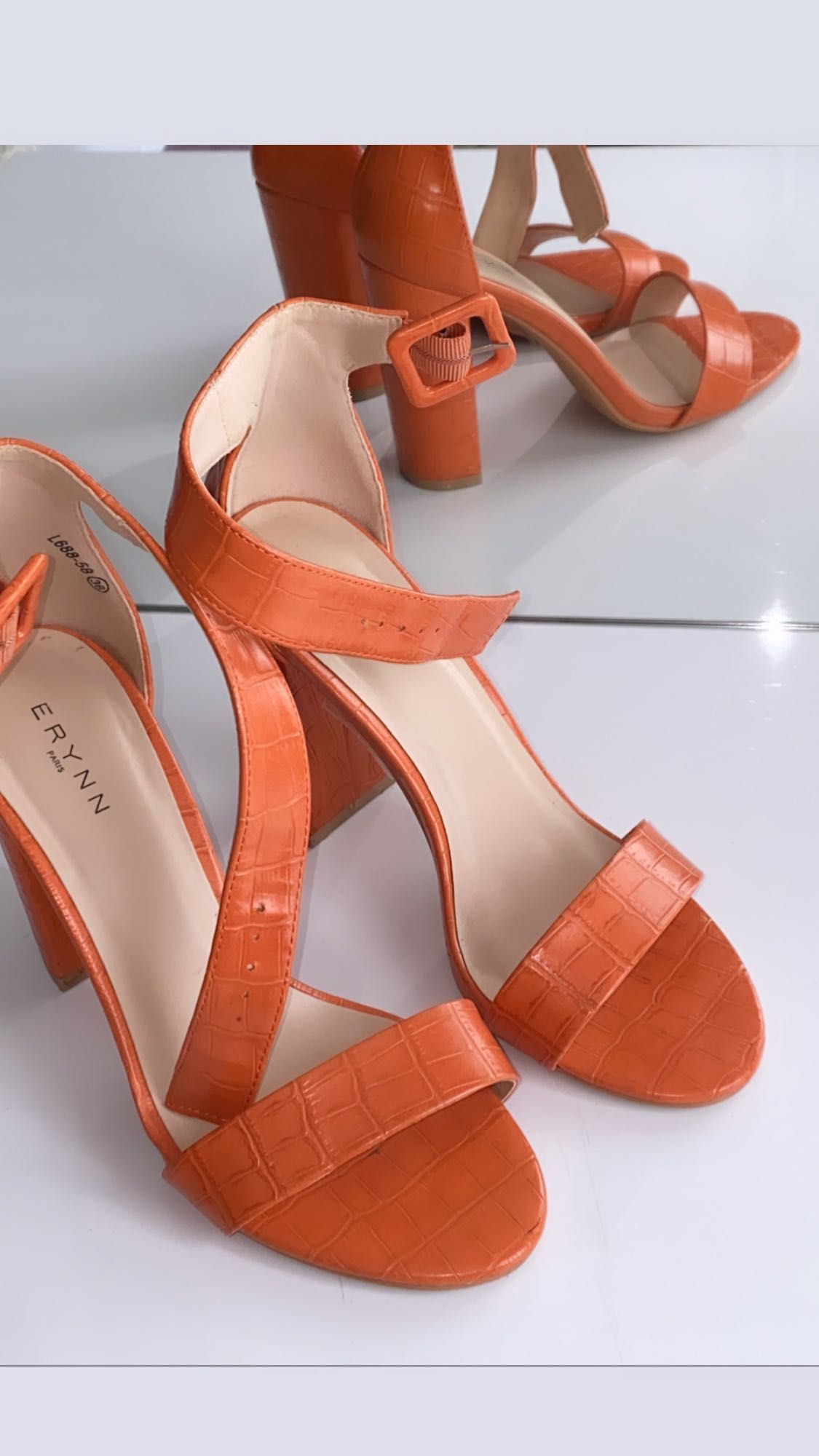 Sandale chic portocalii