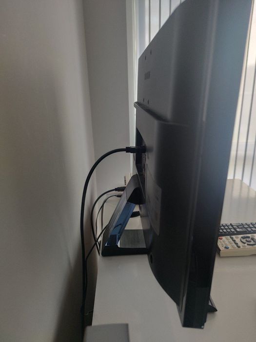 Монитор Samsung T24E390EW и Монитор 22" (55.88 cm) Samsung P2270HD