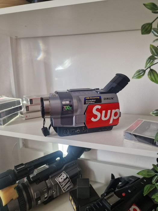 Sony DCR-TRV250 Digital8 Handycam Video Camera