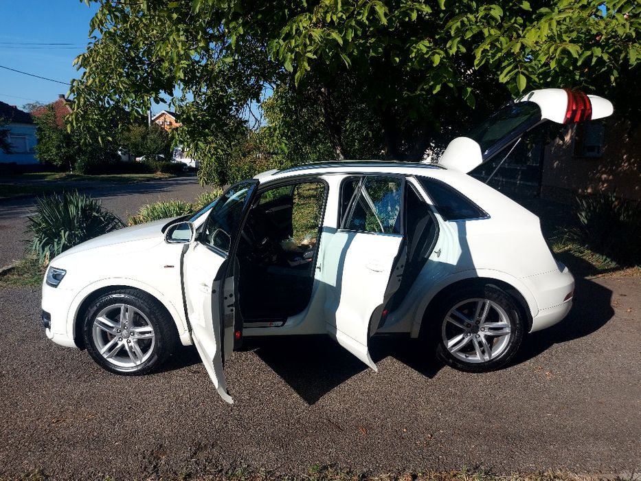 Vând Audi Q3 S line