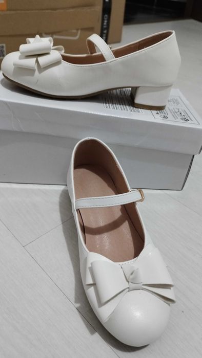 Pantofi albi fundiță fete