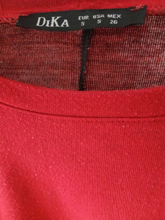 Plovar dama culoare rosu cu nasturi pe maneci