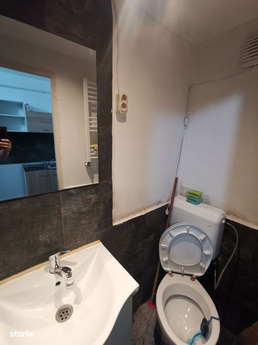 Garsoniere renovate zona Liceului Pedagogic