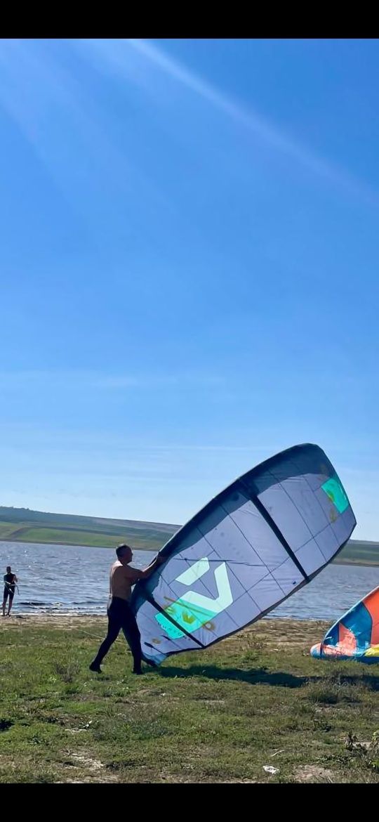 Set 2 kite uri--zmeu-zmeie  Duotone EVO 9m, 13m, ham Ion, bara, placa