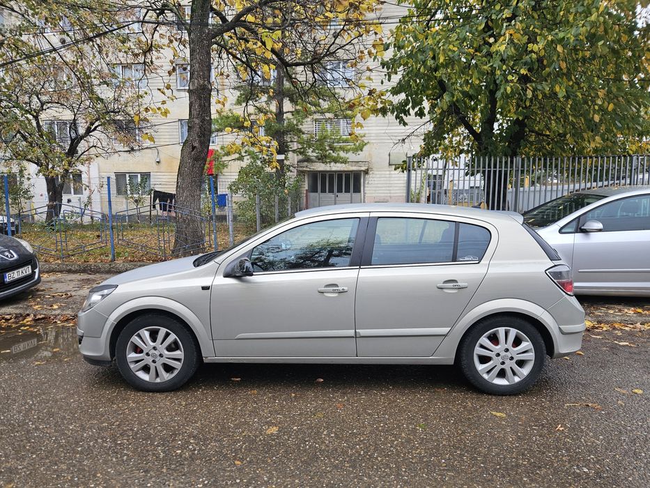 Vând Opel Astra H