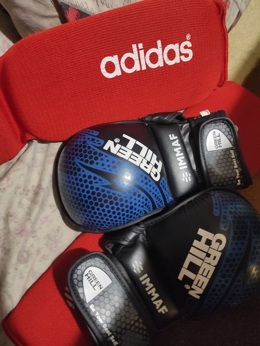 Продам черепашки GREEN HILL IMMAF, И футы Адидас