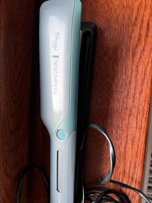 Placa de intins parul Remington Protect