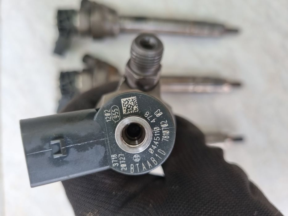Injector injectoare bmw f10 bmw f11 2.0 diesel 2012 E 5 cod 0445110478