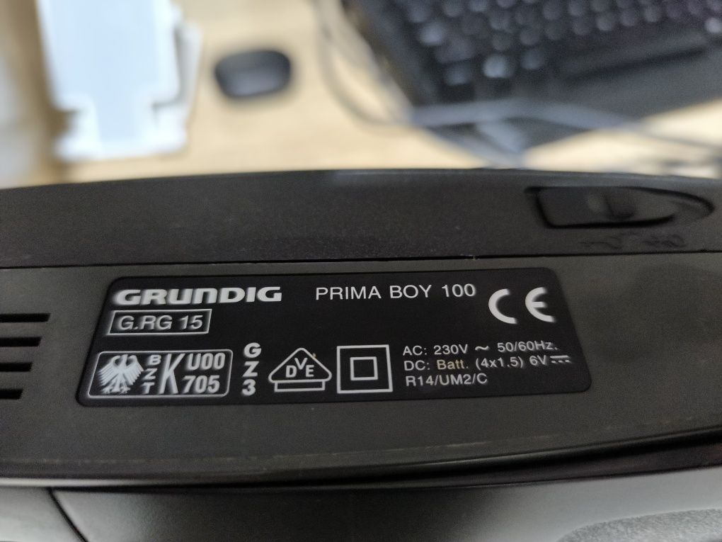 Красиво радио Grundig.
