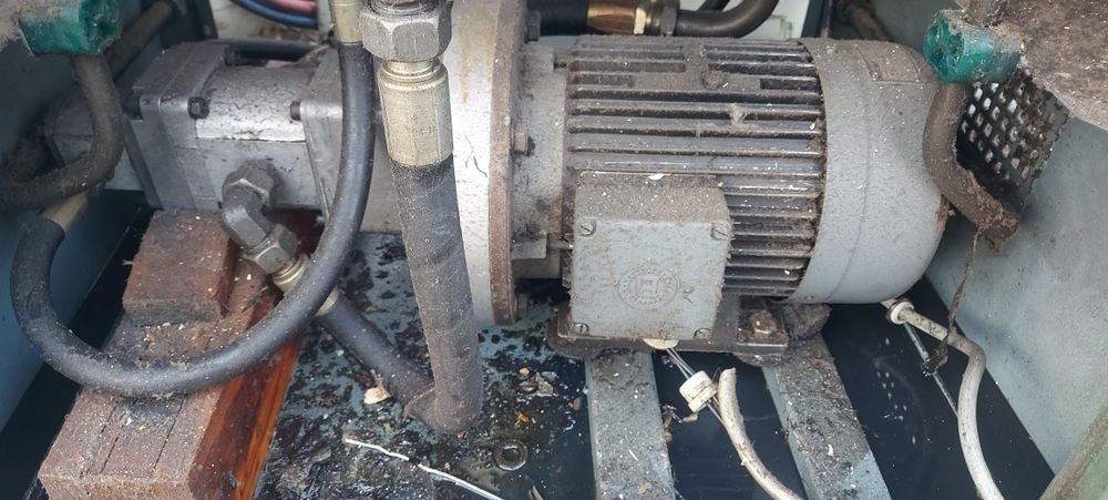 Маслена помпа с мотор и резервоар