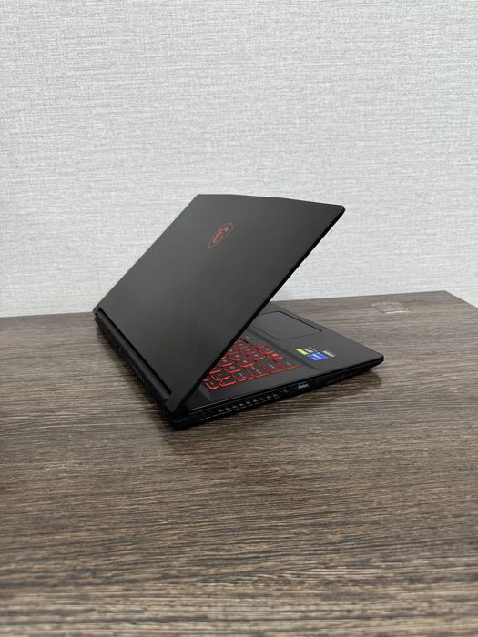 12-Ядерный Msi Dragon GF63 intel Core i5 11th Gen GTX1650 DDR6 Идеал!