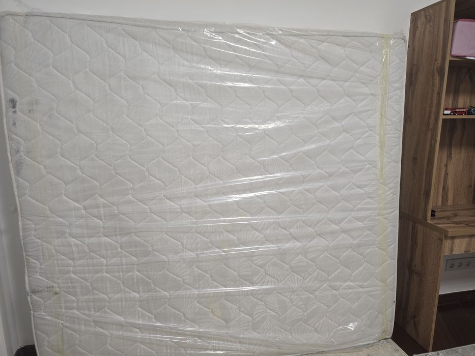 Матрас  продаю в отличном состоянии