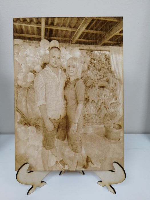 Гравирани снимки на дърво