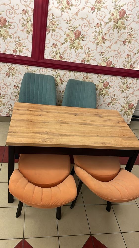 Продам столы и стулья