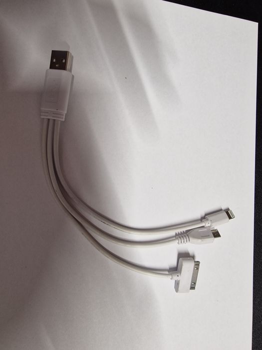 Vând adaptor usb a la iPhone,