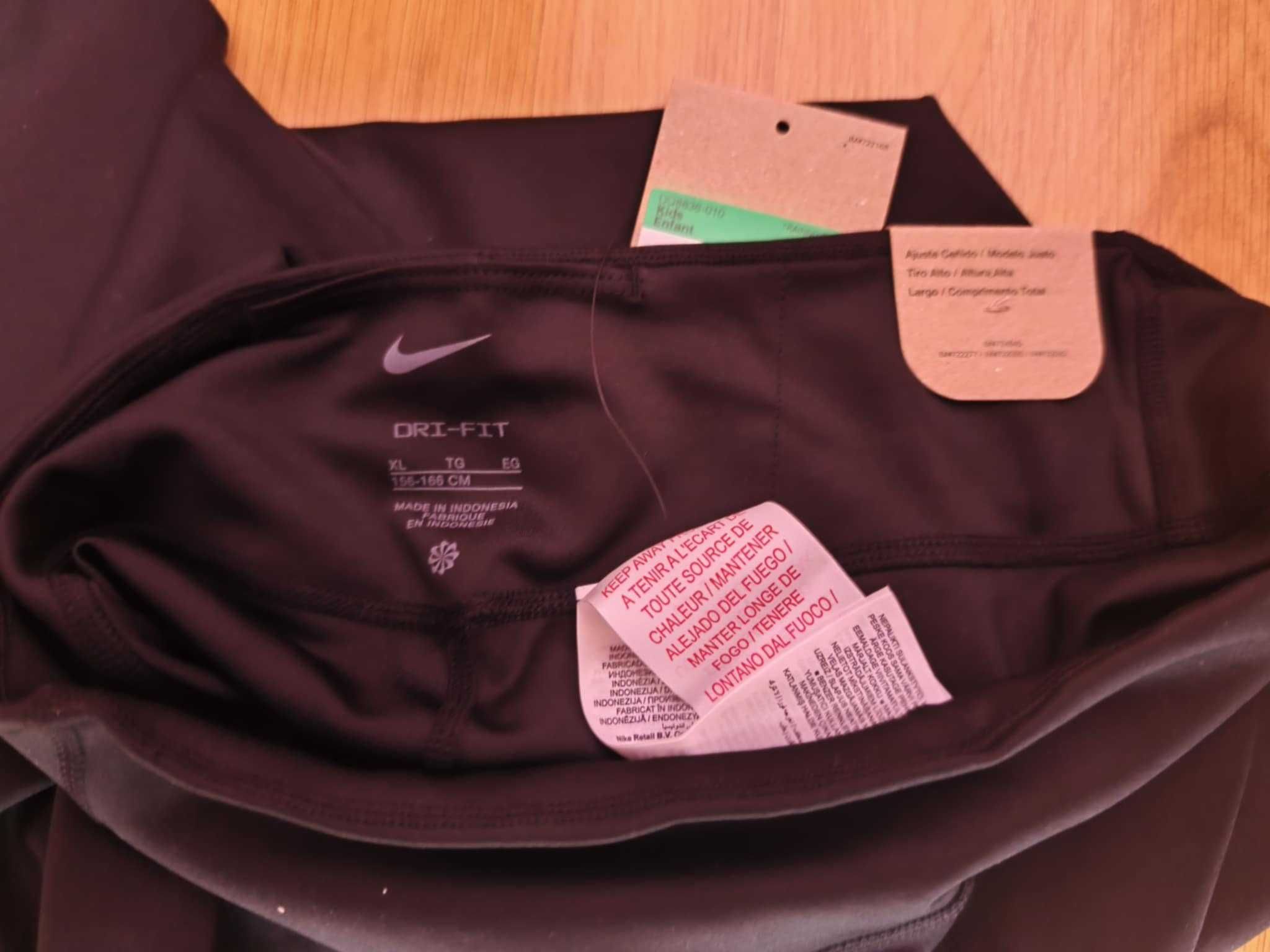 Спортен клин Nike, Нов с етикет