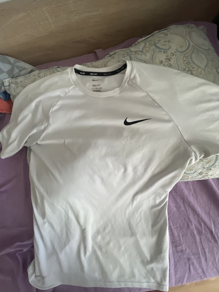 Добра качествена Nike тениска размер S
