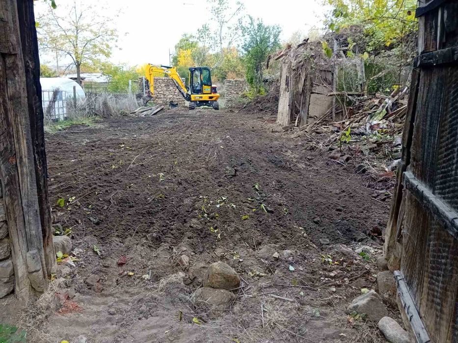 Продава се парцел в с. Крумово – ток, вода, регулация, от собственик.