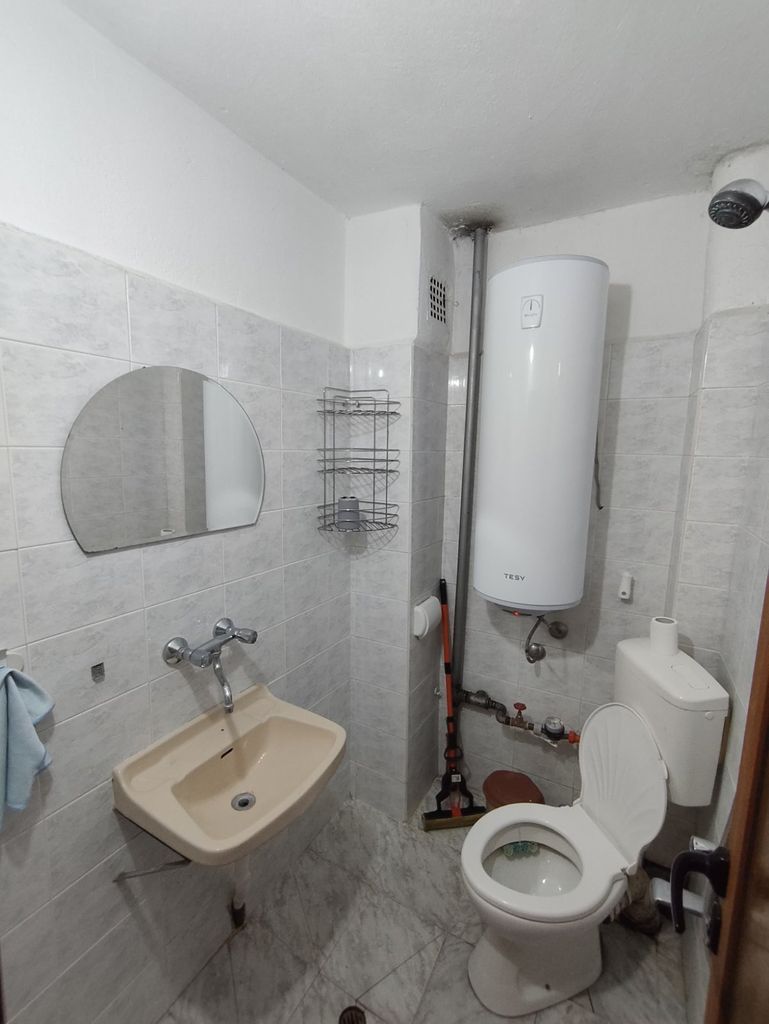 Дава се под наем Двустаен апартамент в Троян - 70 кв.м за 204 € - Снимка #4