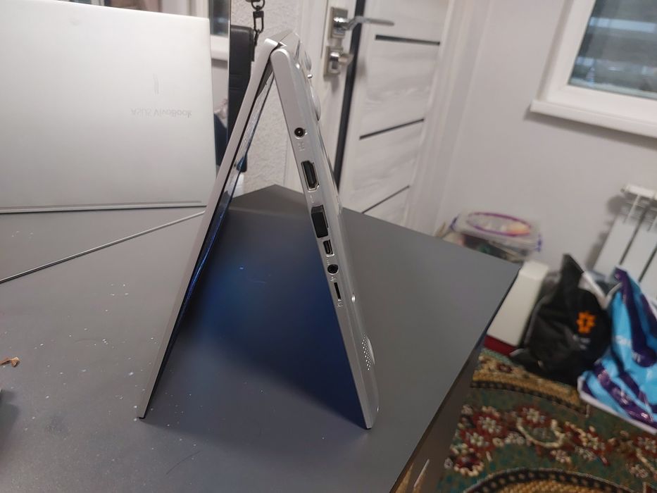 NOUTBUK 》vivobook "ASUS"