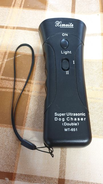 Aparat ultrasunete împotriva câinilor rai