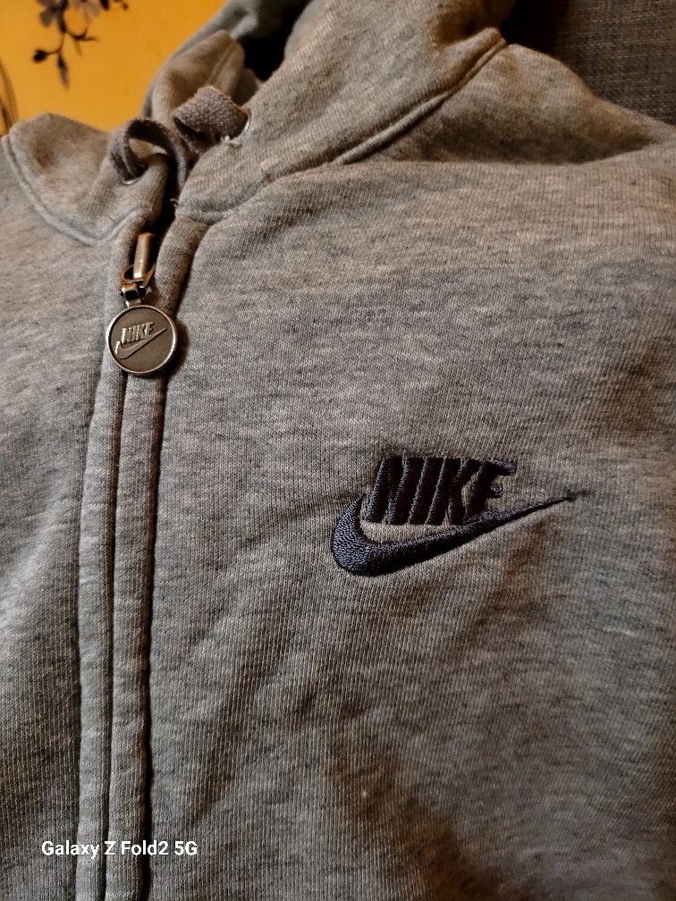 Nike, суичар сив Нов!