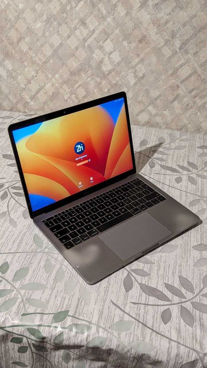 Macbook Pro 2017, 13", 8/128GB, Space Gray