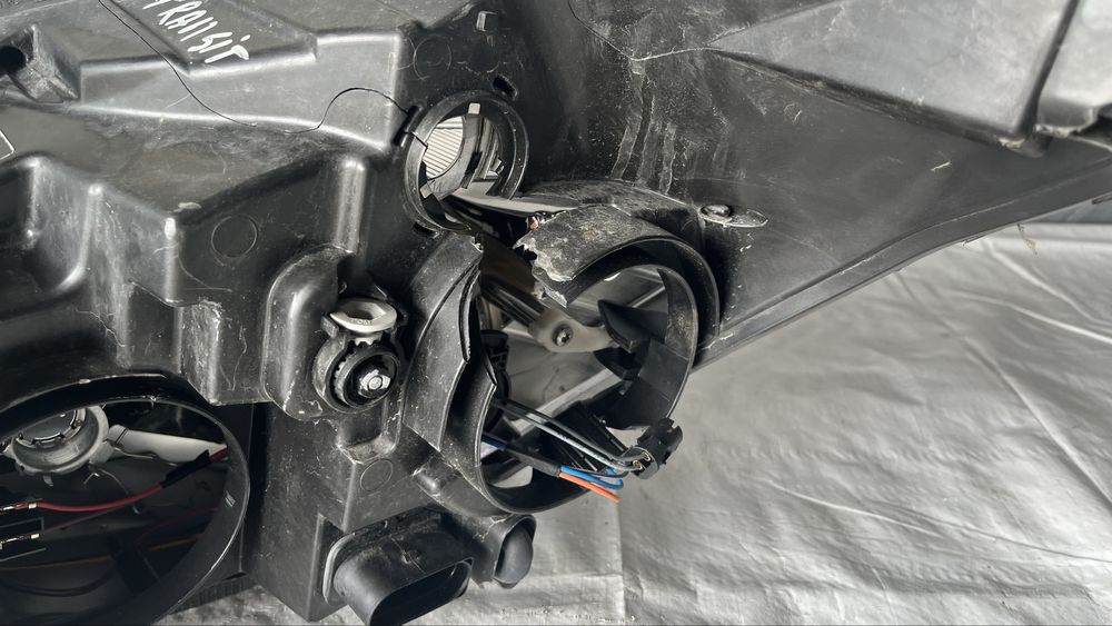 2 броя ляв и 2 броя десен фар Ford Transit 2012-2018