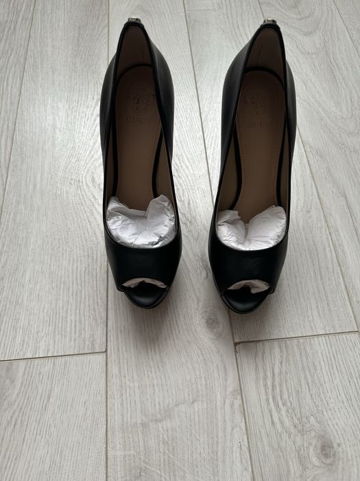 Guess / Casadei високи токчета