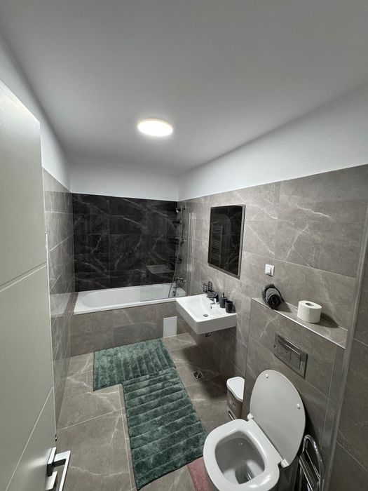 Închiriez apartament cu două camere