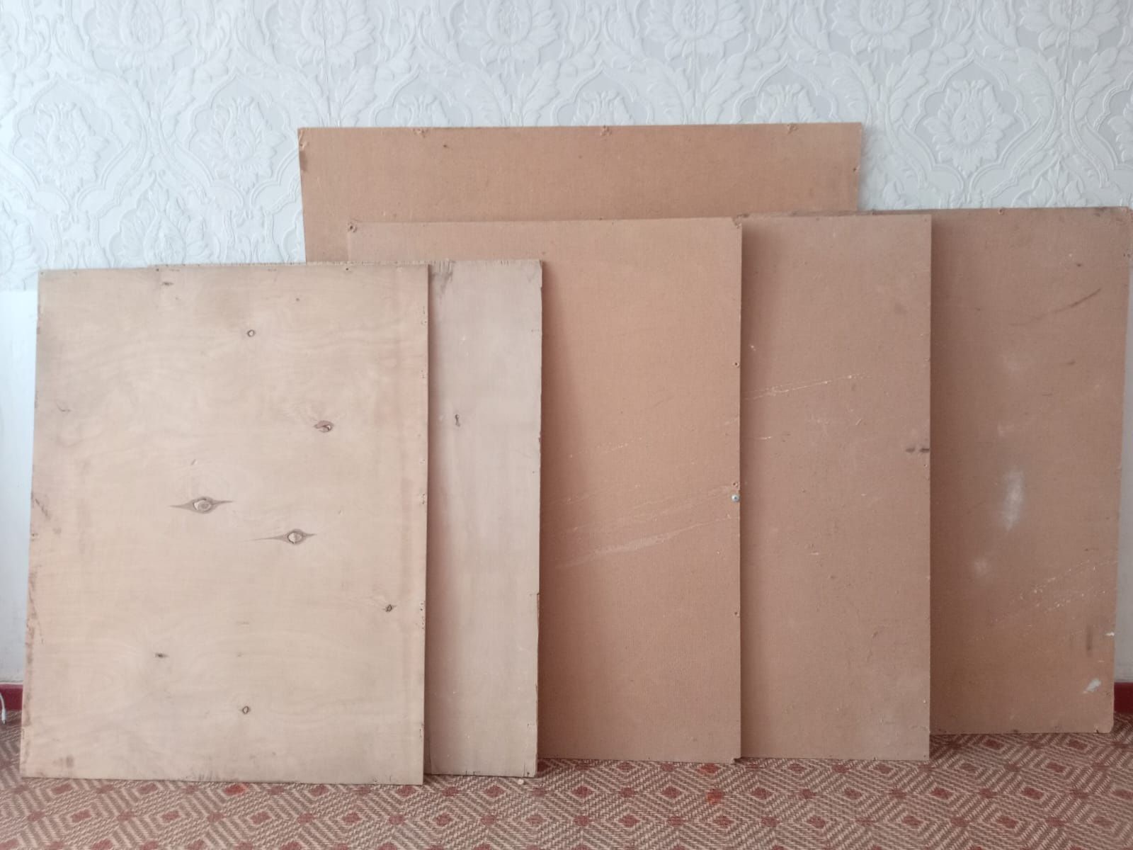 Продается деревянные брусы и фанеры