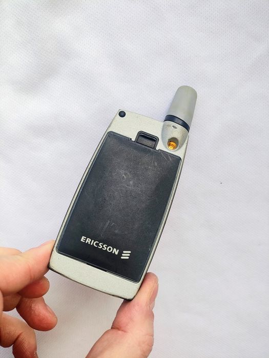 Ericsson T39s + incarcator original ( decodat, baterie refurbished)