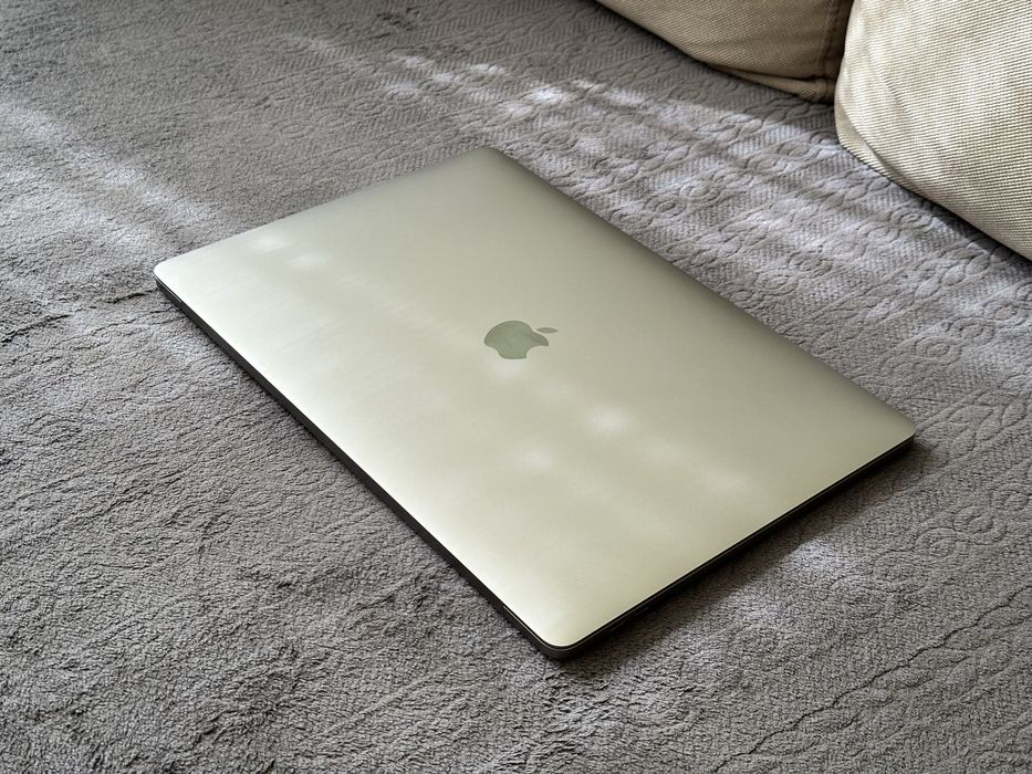 Отличен 15.4’ Core i9/32GB Ram/Macbook Pro 15’ 2019/1TB SSD/Radeon 4GB