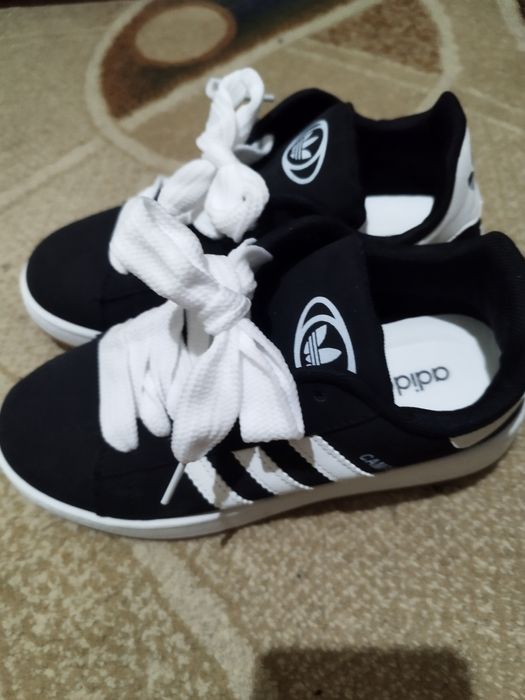 Продам новые кроссовки