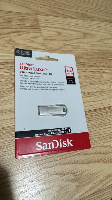 Sandisk ultra luxe  64 gb nou SIGILAT !
