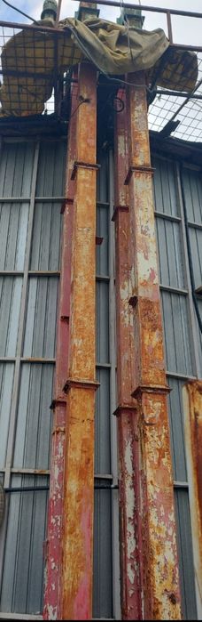 Vând elevator cu cupe
