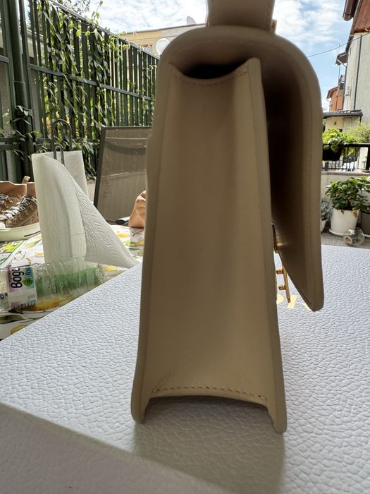 Dior  montaigne dusty ivory