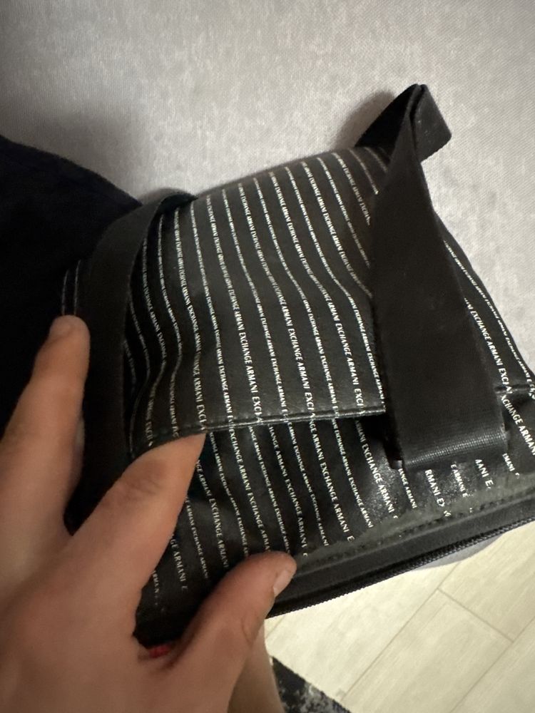 чантичка през рамо Armani Exchange