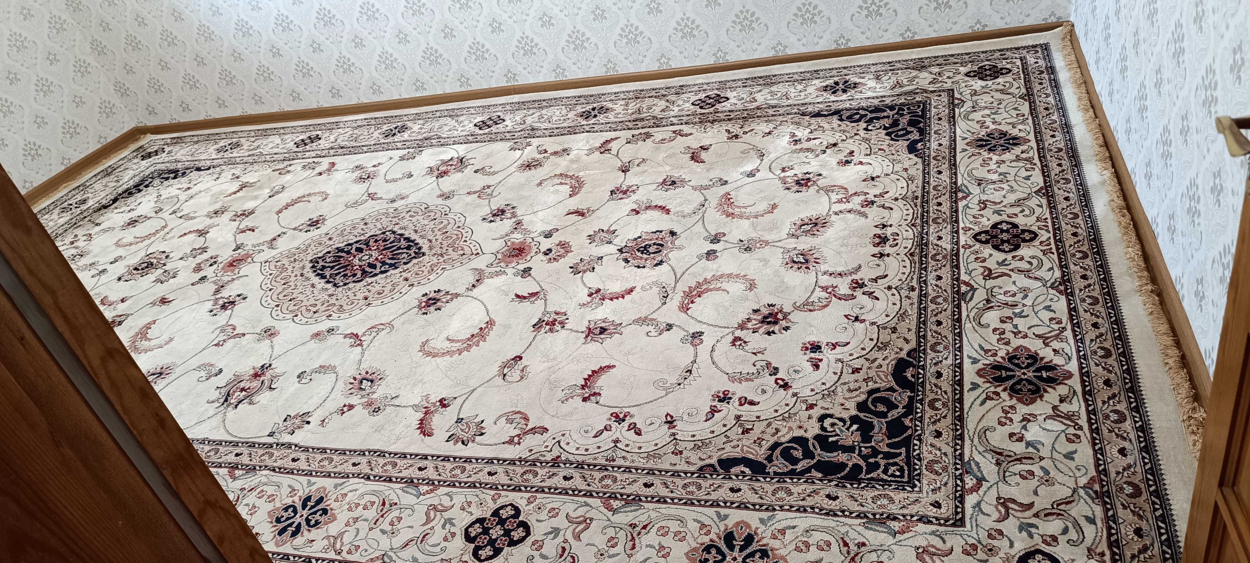 Ковры разные б/у