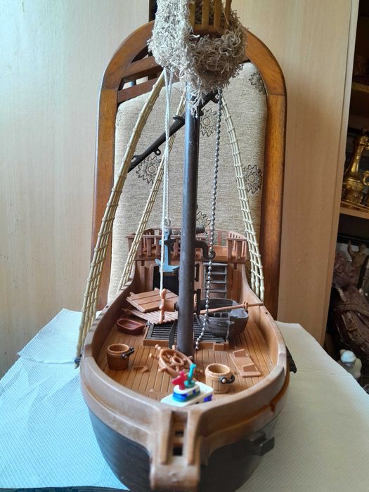 Vând barca colectie