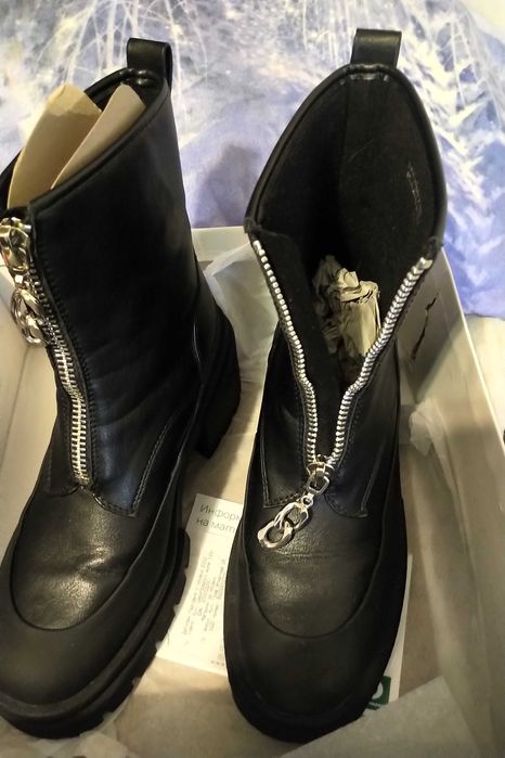 Зимни боти, купени от Дайхман CTW