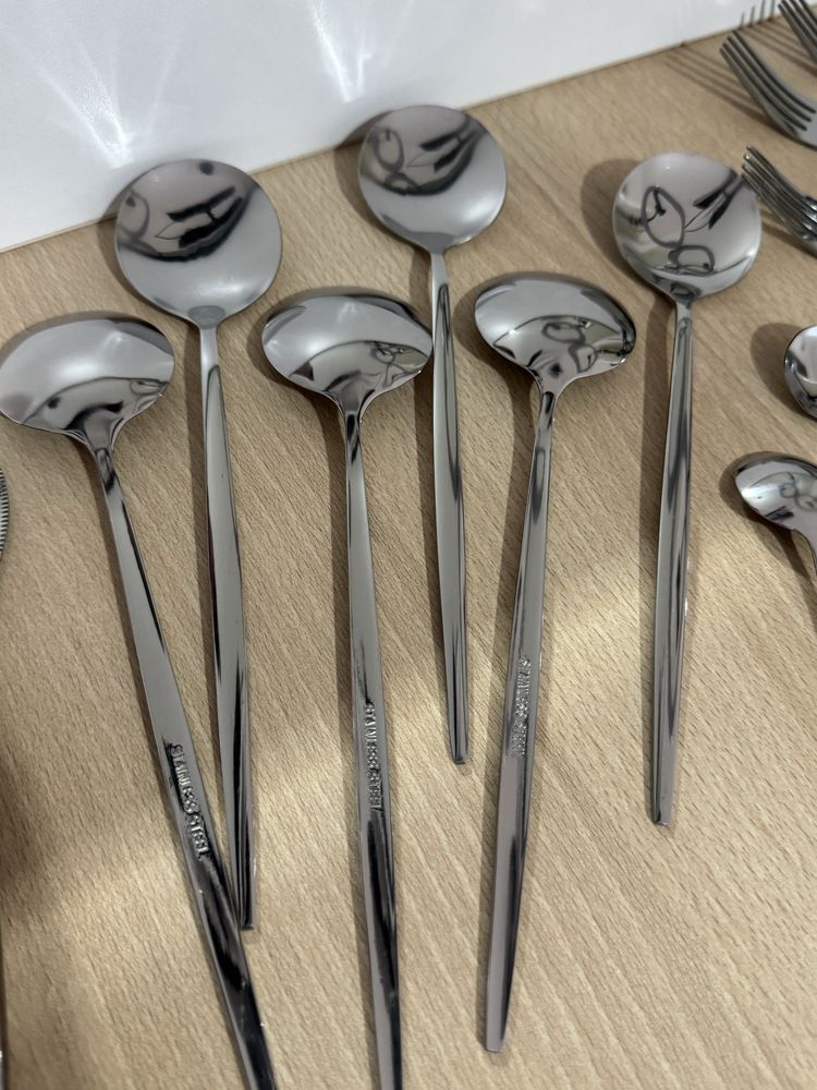 Set tacâmuri din inox