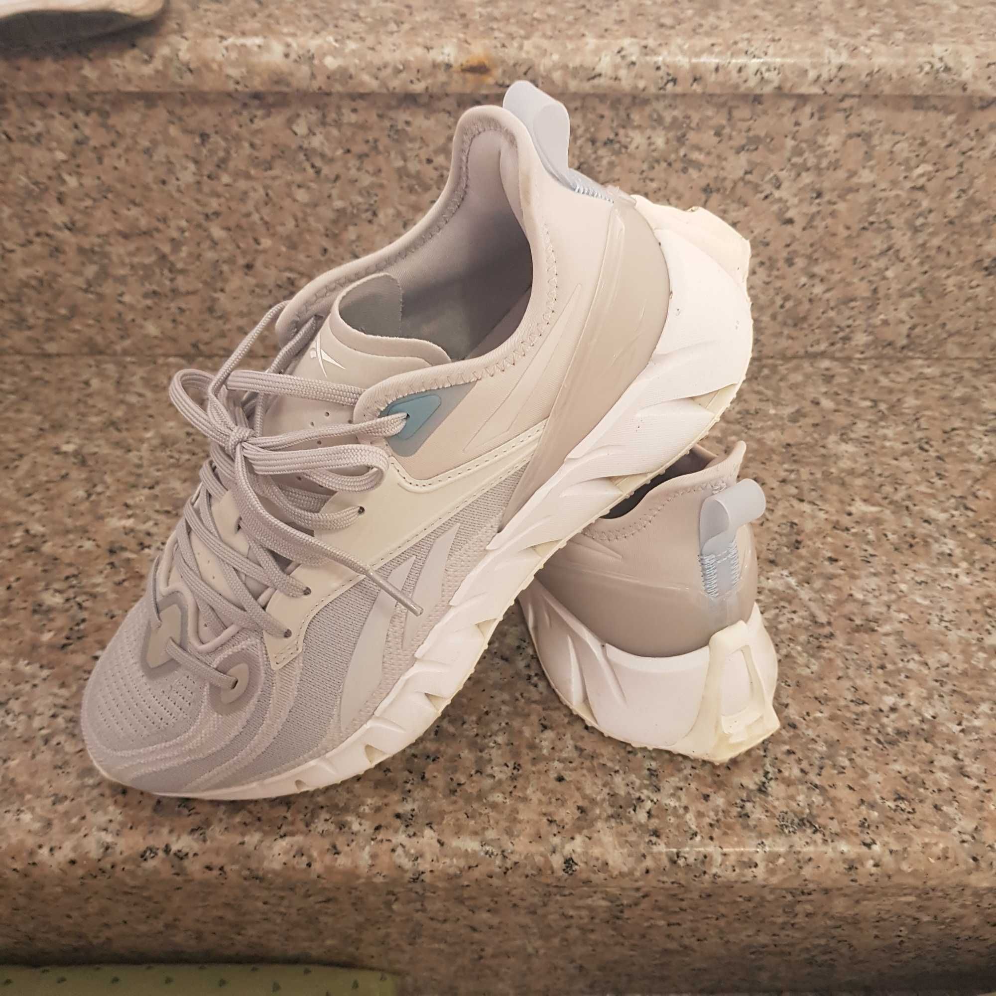 Нови маратонки REEBOK