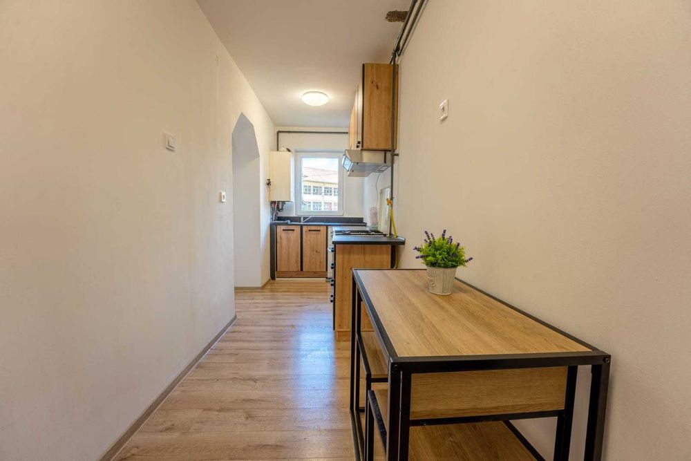 Vand apartament 2 camere sau schimb cu ceva asemanator in Targu Mures