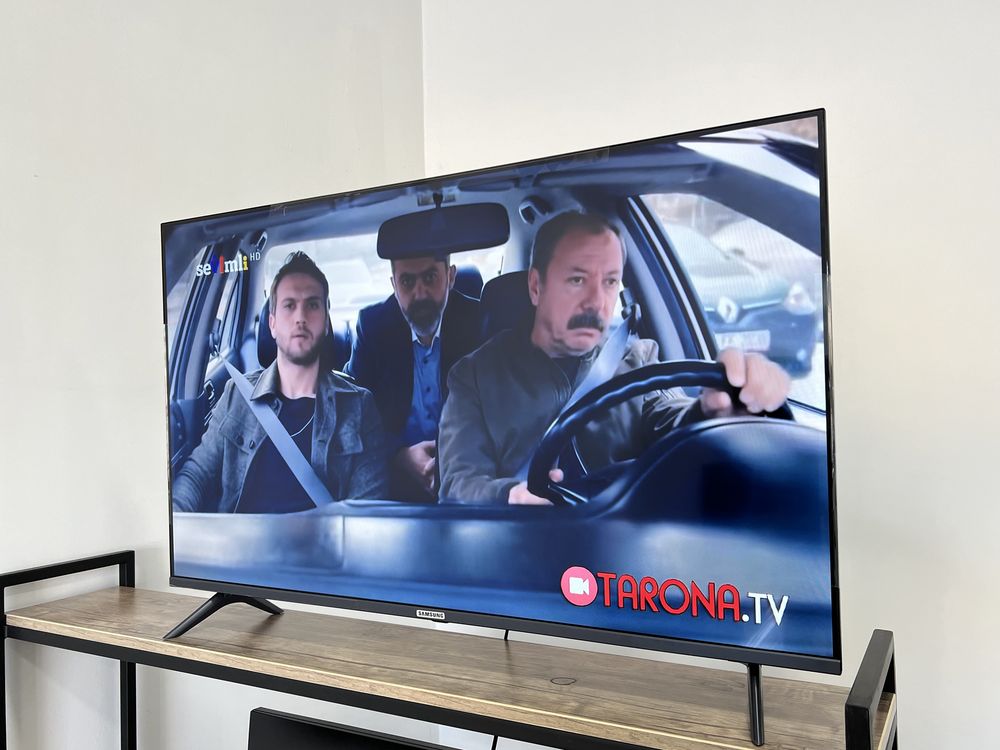 Samsung 50 Smart TV  С голосовой пультом + аеромыш 2022 год телевизор