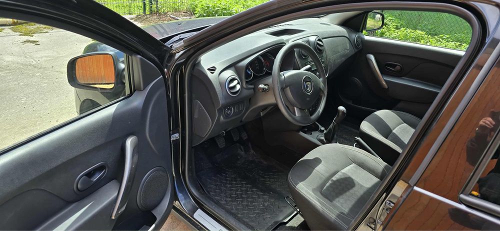 Vand Logan 1.2 Benzina