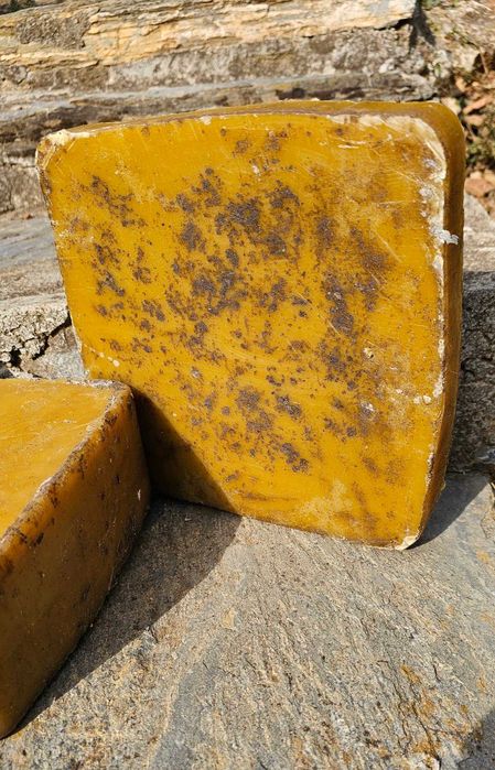 Чист пчелен восък – 100% натурален, идеален за пити и основи!