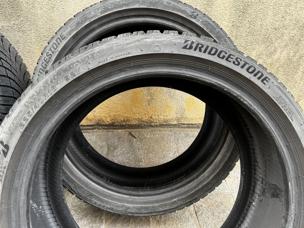 Зимни гуми Bridgestone 225/40/18 dot 2222
